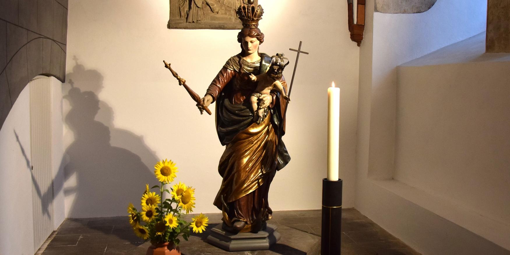 Statue der Gottesmutter Maria im Mariendom (c) Karl-Peter Schmelzeisen Statue der Gottesmutter Maria im Mariendom